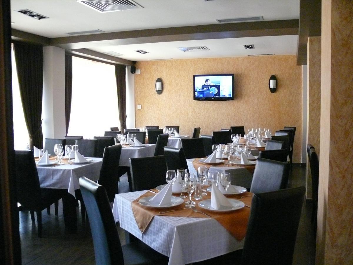 Hotel Davos Deva Exteriér fotografie